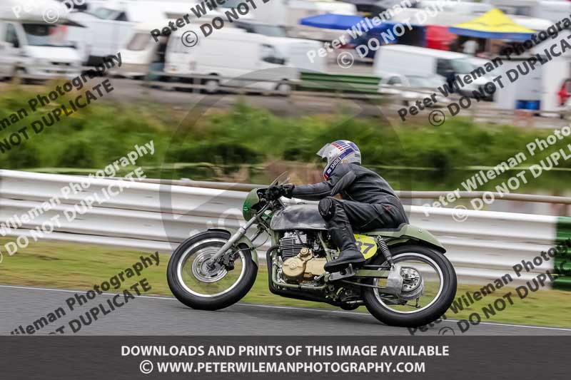 Vintage motorcycle club;eventdigitalimages;mallory park;mallory park trackday photographs;no limits trackdays;peter wileman photography;trackday digital images;trackday photos;vmcc festival 1000 bikes photographs